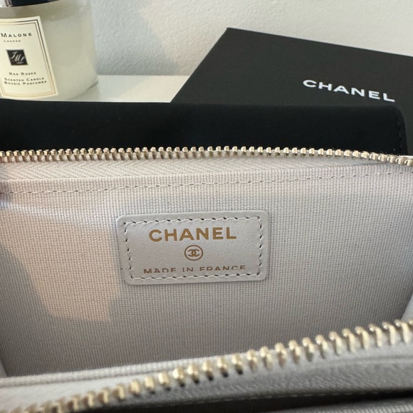 Authentic Chanel Small Zip Around Wallet Card Holder Light Gray Shinny Caviar - Picture 8 of 10